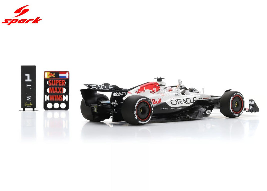 Spark - Oracle Red Bull Racing RB21 Formula 1 F1 - Japan GP 2025 Winner with Pit Board - #1 Max Verstappen
