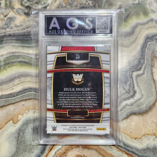 Graded Card - 2022 Panini Select WWE #69 Hulk Hogan Concourse