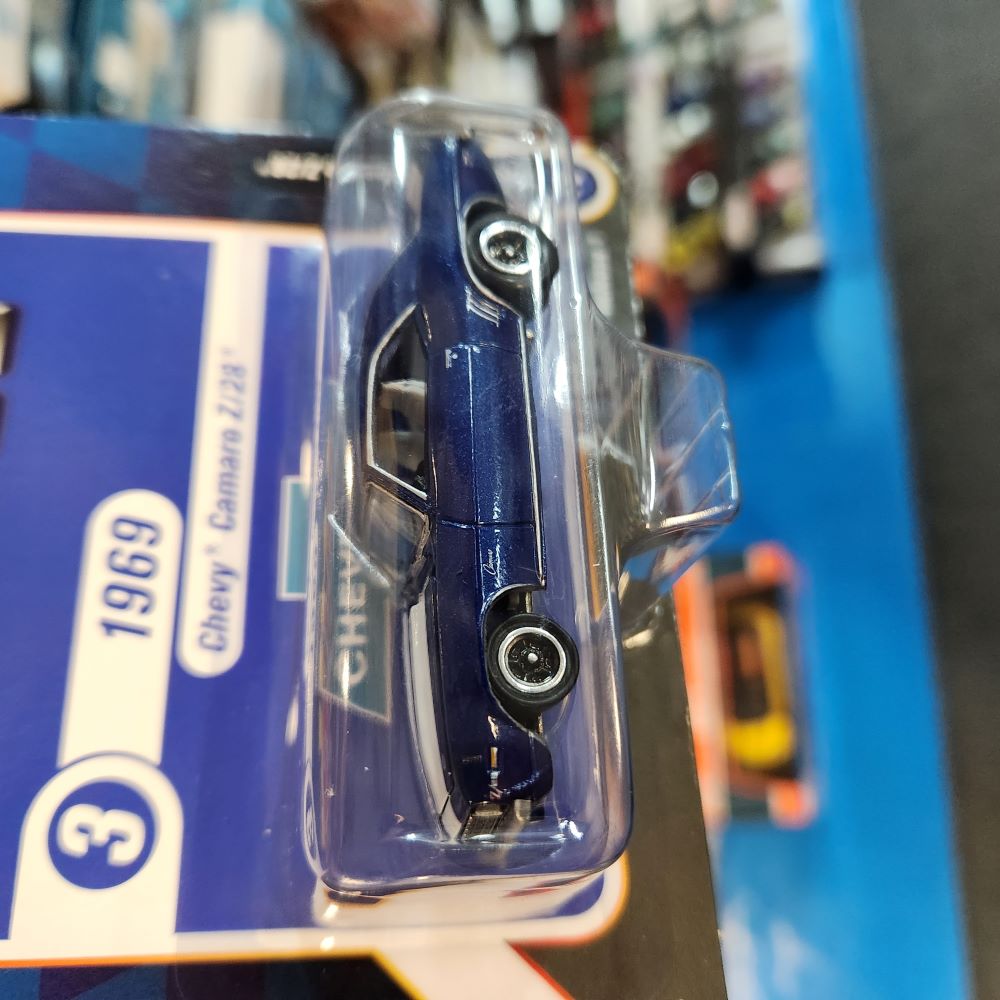 Racing Champions Mint - 2022 Release 1 - 1969 Chevy Camaro Z/28