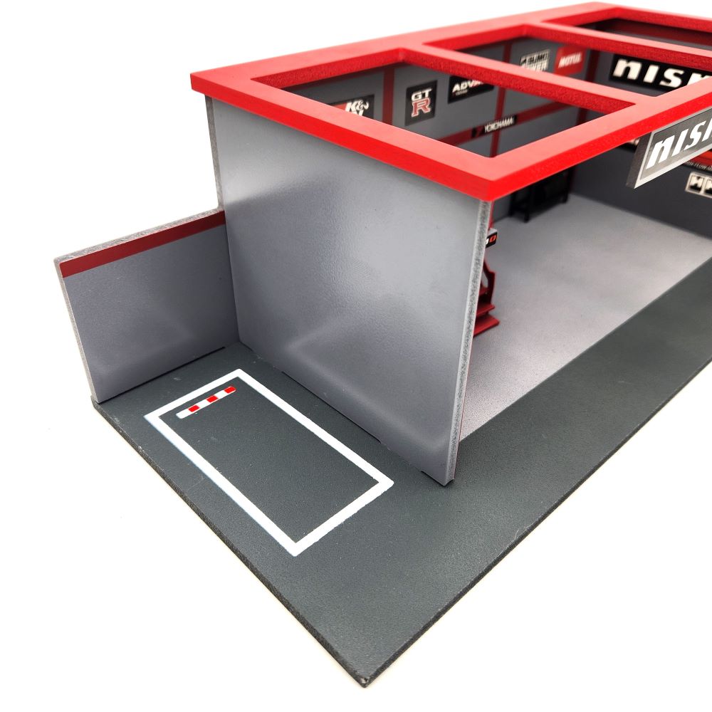 American Diorama - Garage 'Advan / Nismo' Garage - 1:64 Scale