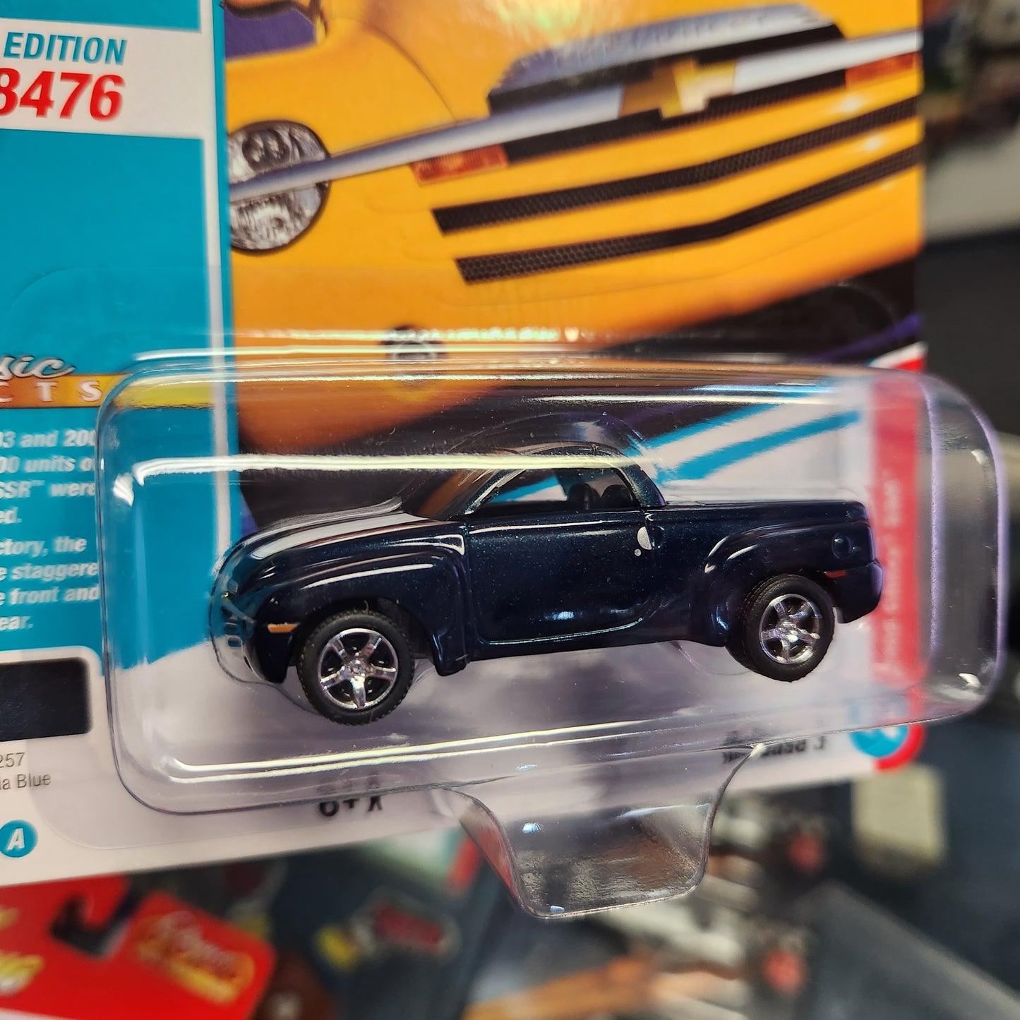 Johnny Lightning - 2022 Classic Gold R3 Ver A - 2005 Chevy SSR - Bermuda Blue