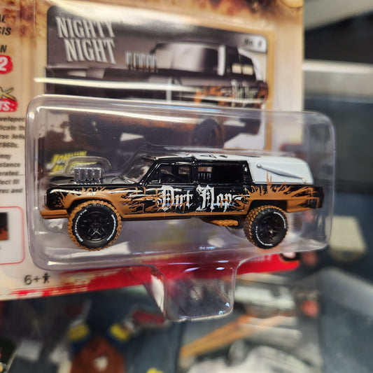 Johnny Lightning - 2022 Street Freaks R2 Vers. A - Custom Haulin' Hearse