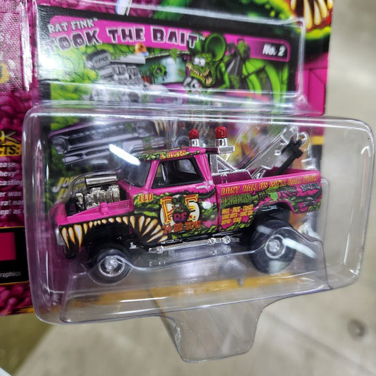 Johnny Lightning - 2023 Street Freaks R2 Ver B - 1965 Chevy Tow Truck Rat Fink