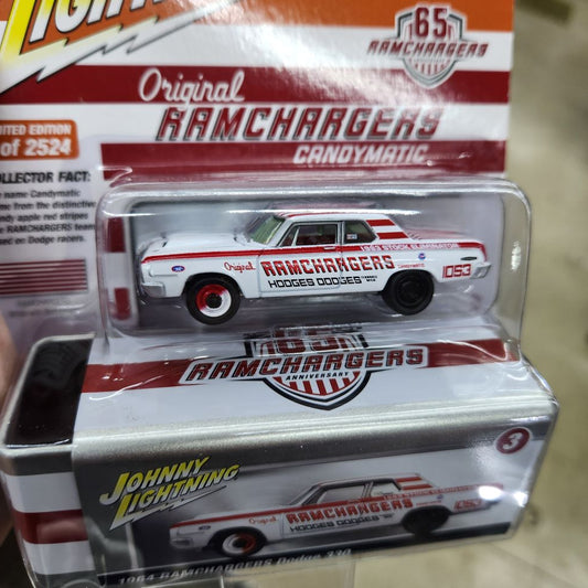 Johnny Lightning - 2023 Collector Tin R3 Vers. A - 1964 Ramchargers Dodge 330
