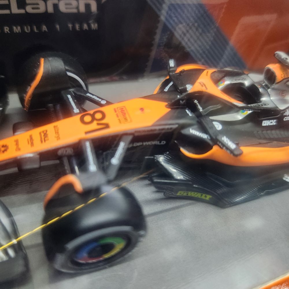 Bburago - 2023 McLaren F1 MCL60 - #81 Oscar Piastri - 1:43 Scale