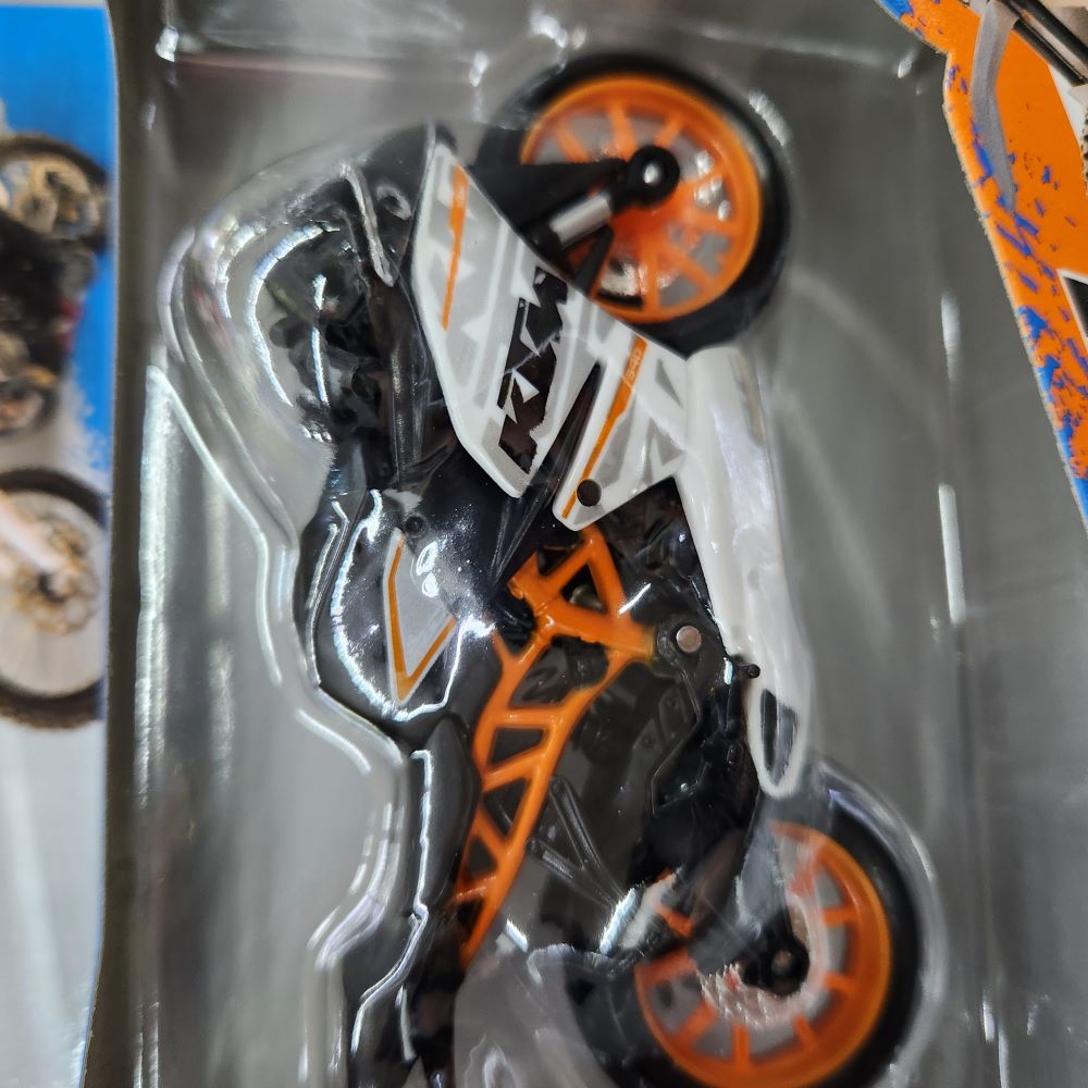 Maisto - 2 Wheelers - KTM Road Bike (Orange/White) - 1:18 Scale
