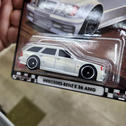 Hot Wheels Premium - Boulevard #113 - Mercedes-Benz E 36 AMG