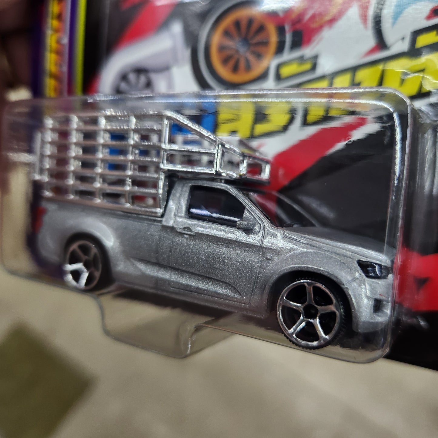 Majorette - Isuzu D-MAX Transport Cage (Silver) - 1:64 Scale