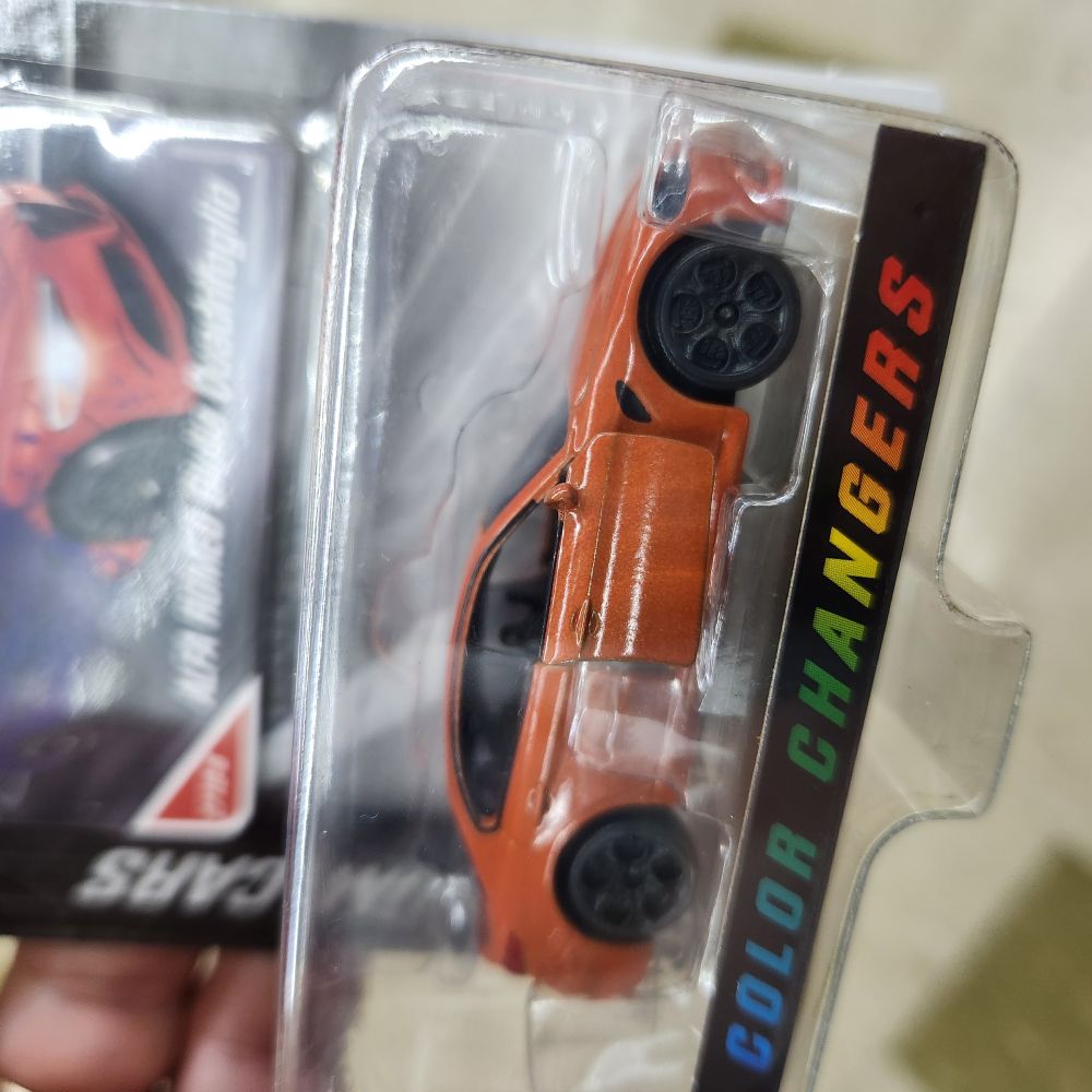 Majorette - Color Changers (New for 2024) - Alfa Romeo Giulia Quadrifoglio - 1:64 Scale