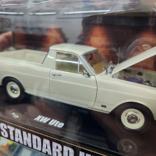 DDA - Ford 1969 XW Falcon Ute (White) - 1:24 Scale