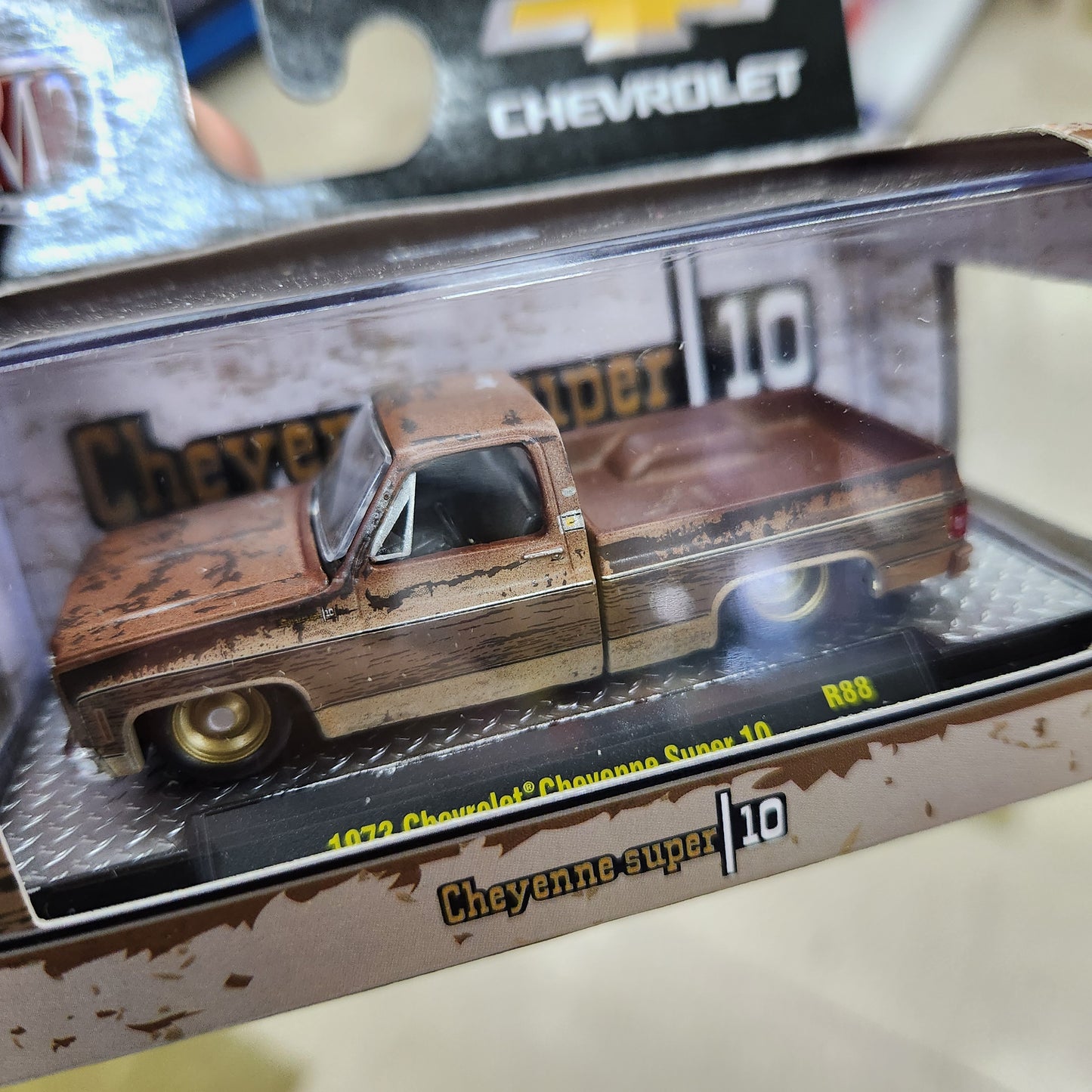 M2 Machines - 'Auto-Thentics' Mix 88 - 1973 Chevrolet Cheyenne Super 10