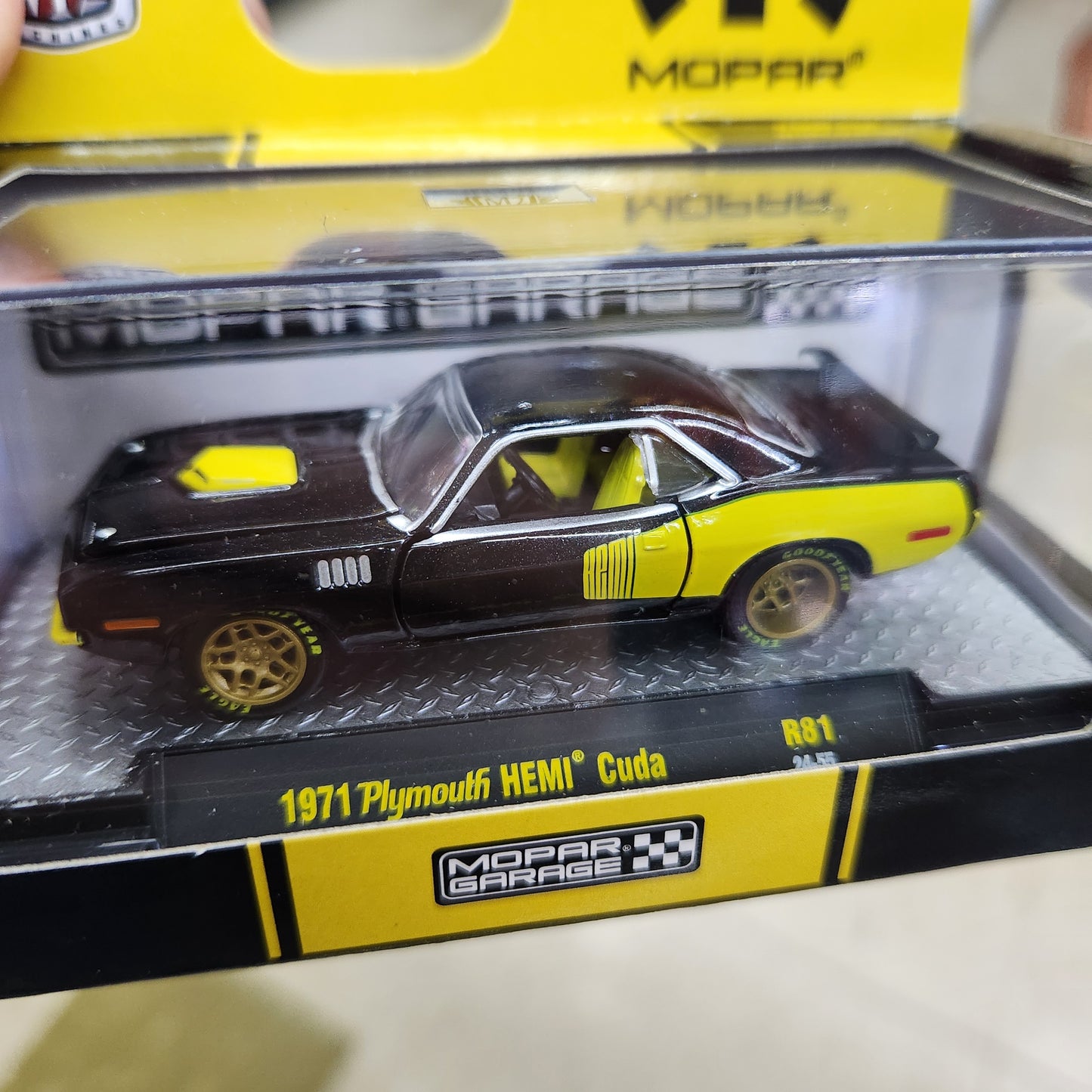 M2 Machines - 'Auto-Meets' Mix 81 - 1971 Plymouth Hemi Cuda