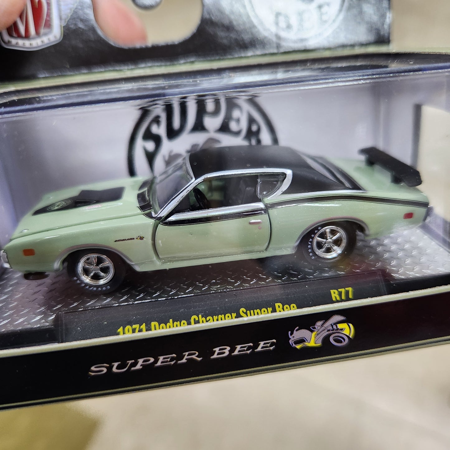 M2 Machines - 'Auto-Meets' Mix 77 - 1971 Dodge Charger Super Bee