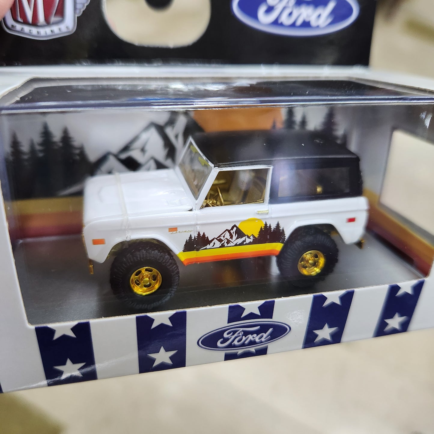M2 Machines - 'Auto-Thentics' Mix 91 - 1976 Ford Bronco **CHASE**
