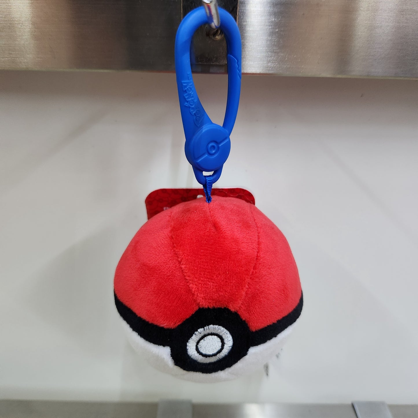 Pokemon - Clip on Plush - 11cm - Pokeball