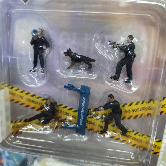 American Diorama - Diecast Figures - Police Line #2 - 1:64 Scale
