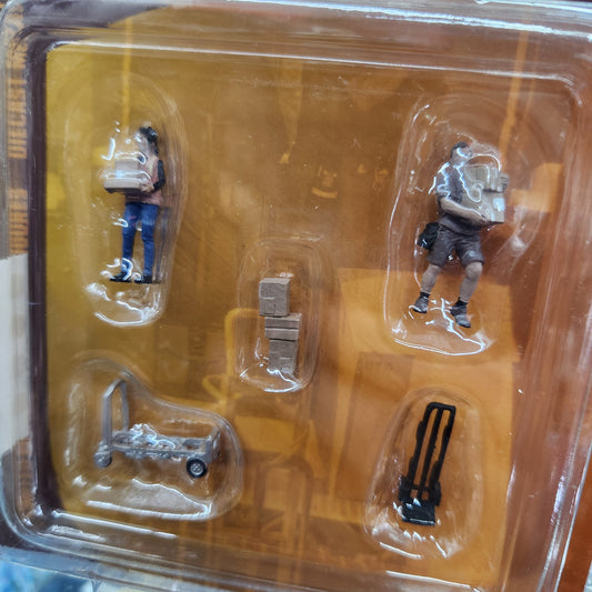 American Diorama - Diecast Figures - Courier Service - 1:64 Scale