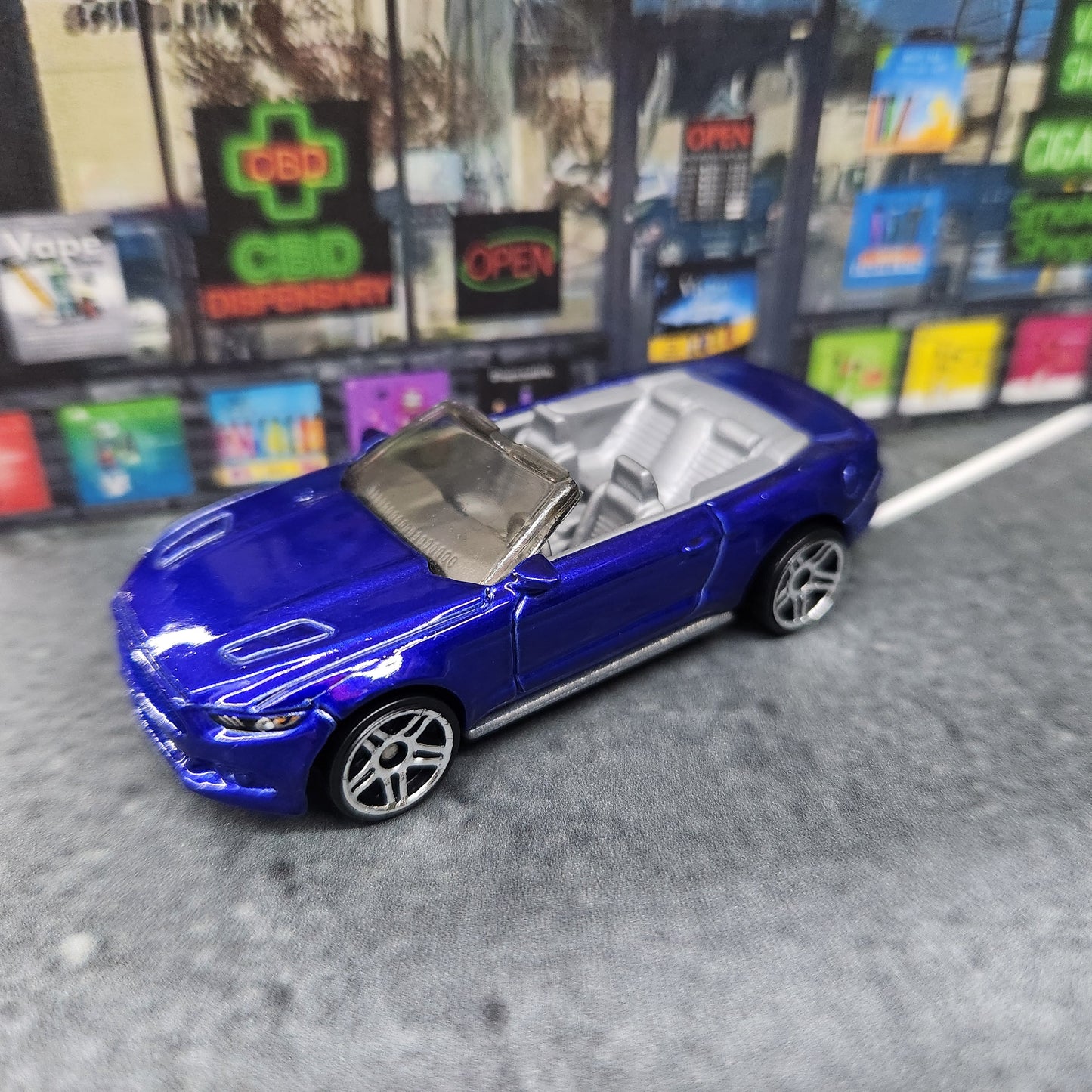 Uncarded - Hot Wheels - 2015 Ford Mustang GT Convertible - 1:64 Scale