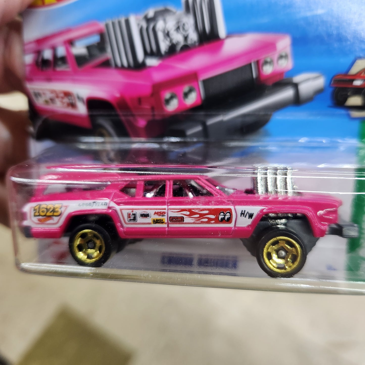 Hot Wheels - Cruise Bruiser (Pink) - Short Card