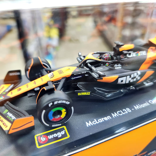 Bburago - 2024 McLaren F1 MCL38 with Helmet (Miami 2024) - #81 Oscar Piastri - 1:43 Scale