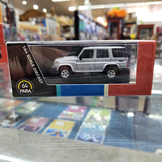 Para64 - Toyota Land Cruiser LC76 (Silver Pearl) - 1:64 Scale