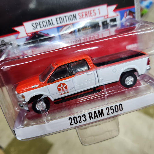 Greenlight - Texaco Special Edition Series 1 - 2023 RAM 2500 - 1:64 Scale