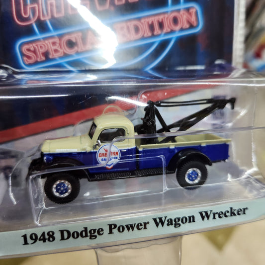 Greenlight - Chevron Special Edition Series 1 - 1948 Dodge Power Wrecker - 1:64 Scale