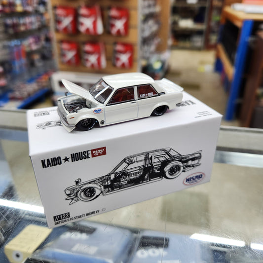 MiniGT - Datsun 510 Kaido House Street Nismo V2 (White)
