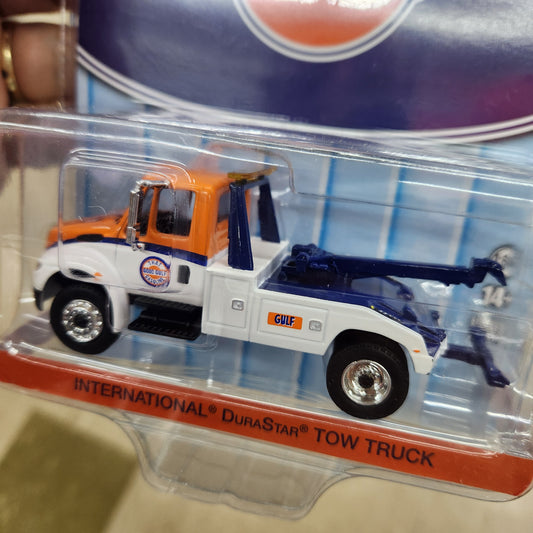 Greenlight - International Durastar Tow Truck 'Gulf Oil' - 1:64 Scale