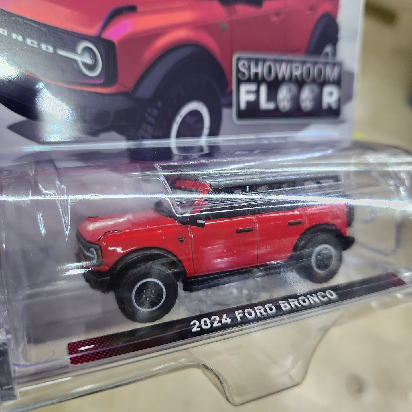 Greenlight - 'Showroom Floor' Series 7 - 2024 Ford Bronco - 1:64 Scale