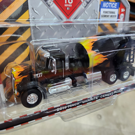 Greenlight - SD Trucks - 2019 Mack Granite Cement Mixer - 1:64 Scale