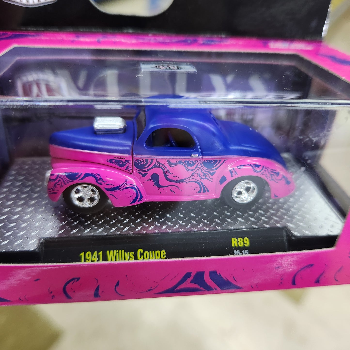 M2 Machines - 'Detroit Muscle' Series 89 - 1941 Willys Coupe (Pink/Blue)