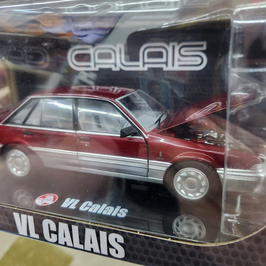 DDA - Holden VL Calais (Red/Silver) - 1:24 Scale