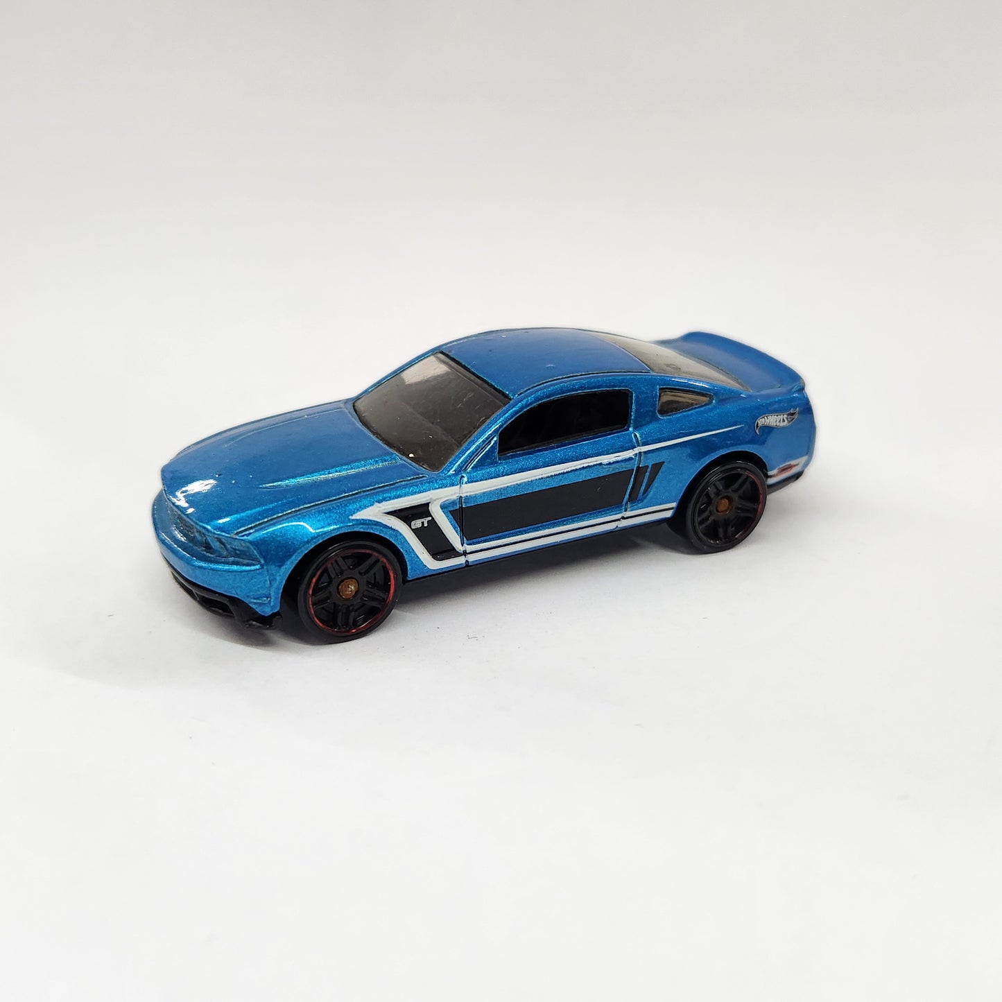 Uncarded - Hot Wheels - 2010 Ford Mustang GT - 1:64 Scale
