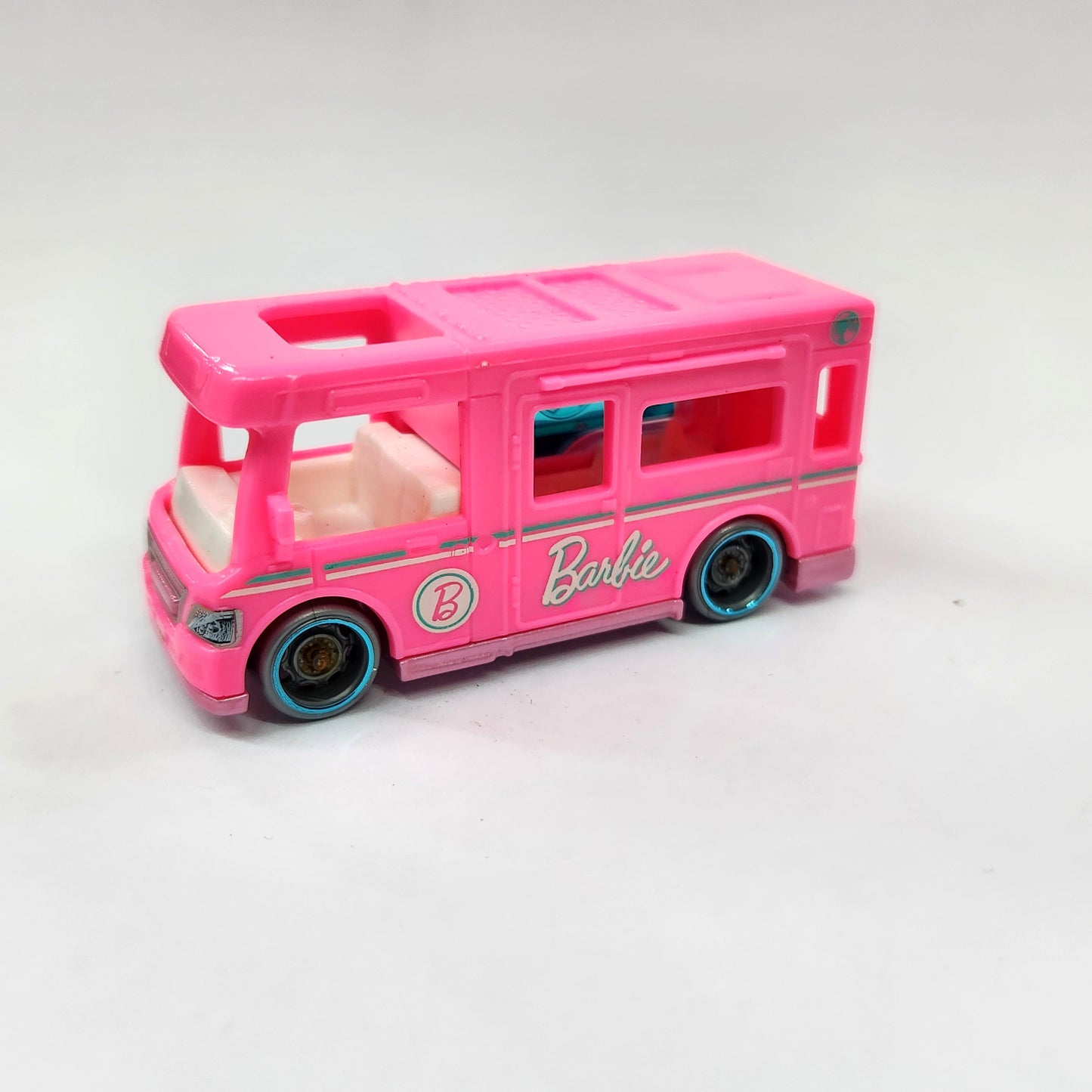 Uncarded - Hot Wheels - Barbie Dream Camper - 1:64 Scale