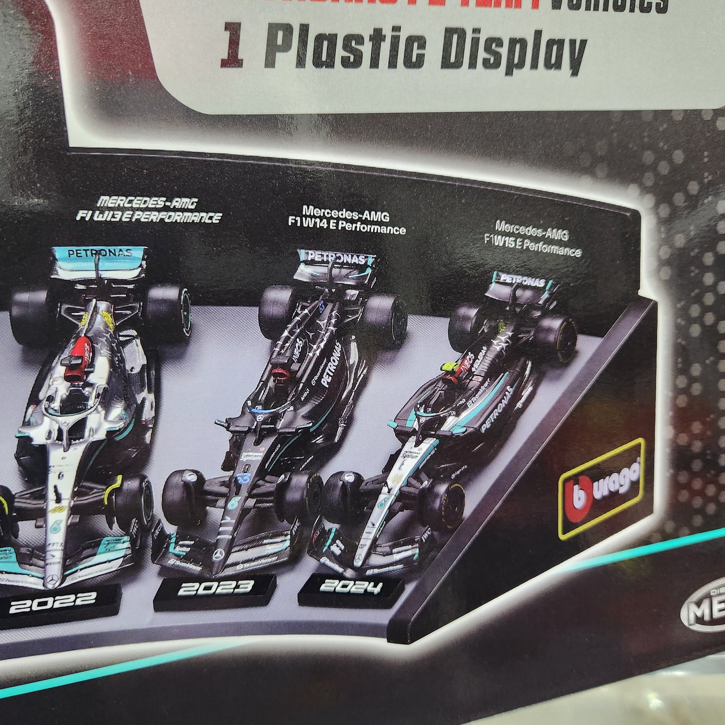 Bburago - Formula Racing - Mercedes-AMG F1 Team - 7 Car Display - 1:43 Scale