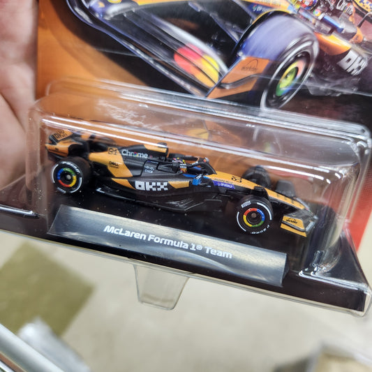 Hot Wheels Premium - 2025 Formula 1 McLaren Formula 1 Team - #81 Oscar Piastri