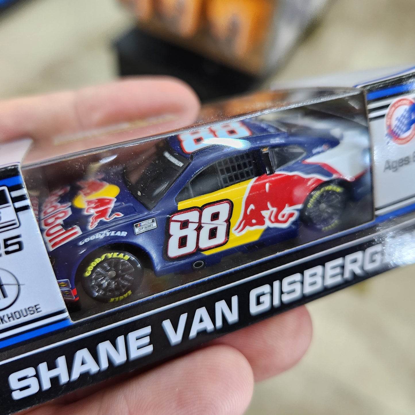 Lionel Racing - Nascar 2025 Chevrolet - #88 Shane Van Gisbergen Red Bull Trackhouse