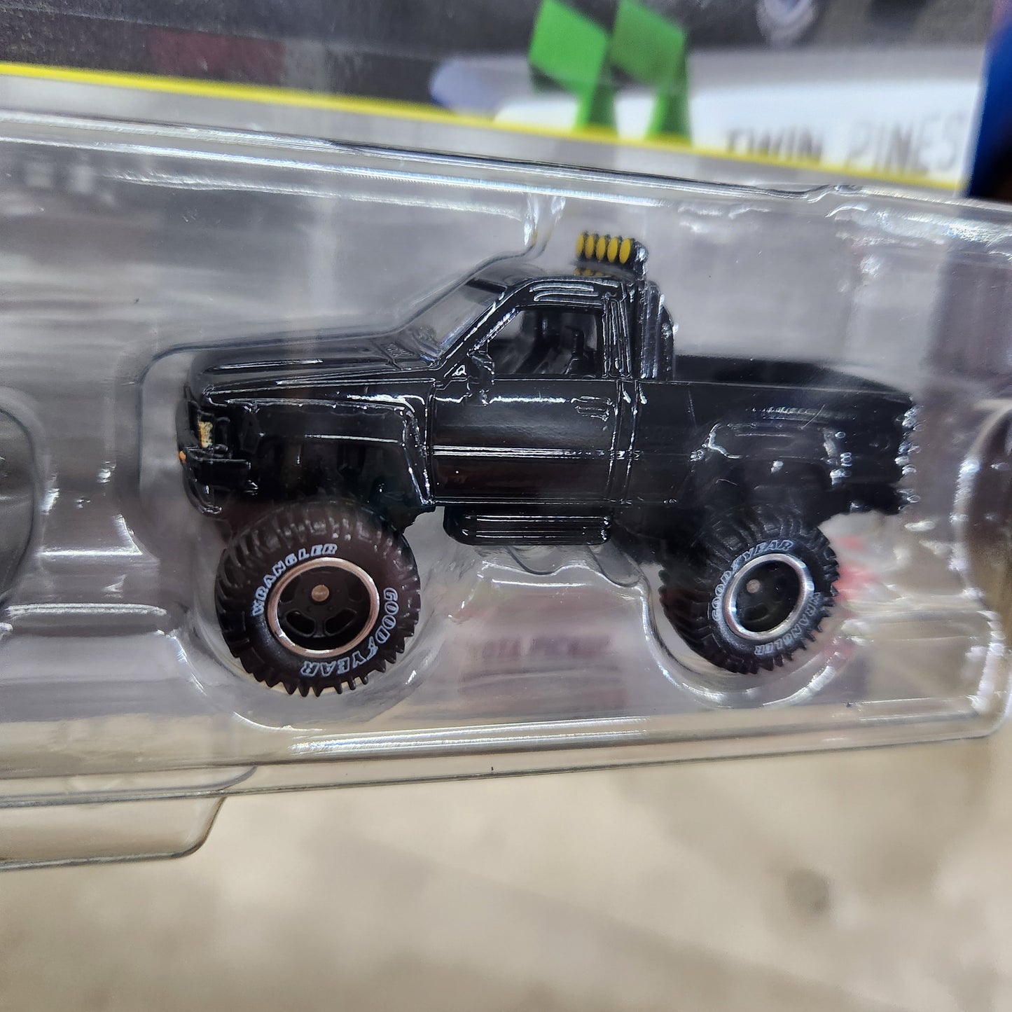 Hot Wheels Premium - Car Culture - 2 Pack - Back to the Future Time Machine & 1987 Toyota Pickup