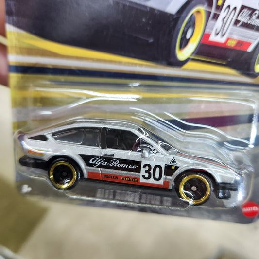 Hot Wheels Silver Series - Vintage Club (2026 Mix 2) - Alfa Romeo GTV6 30