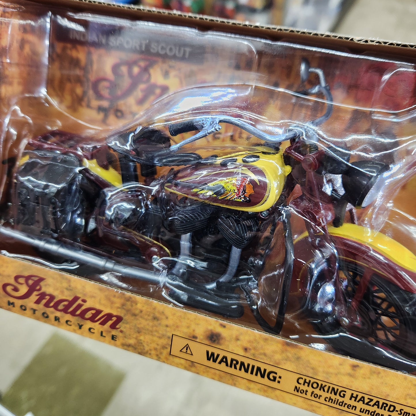 New Ray - 1934 Indian Sport Scout Motorcycle - 1:12 Scale