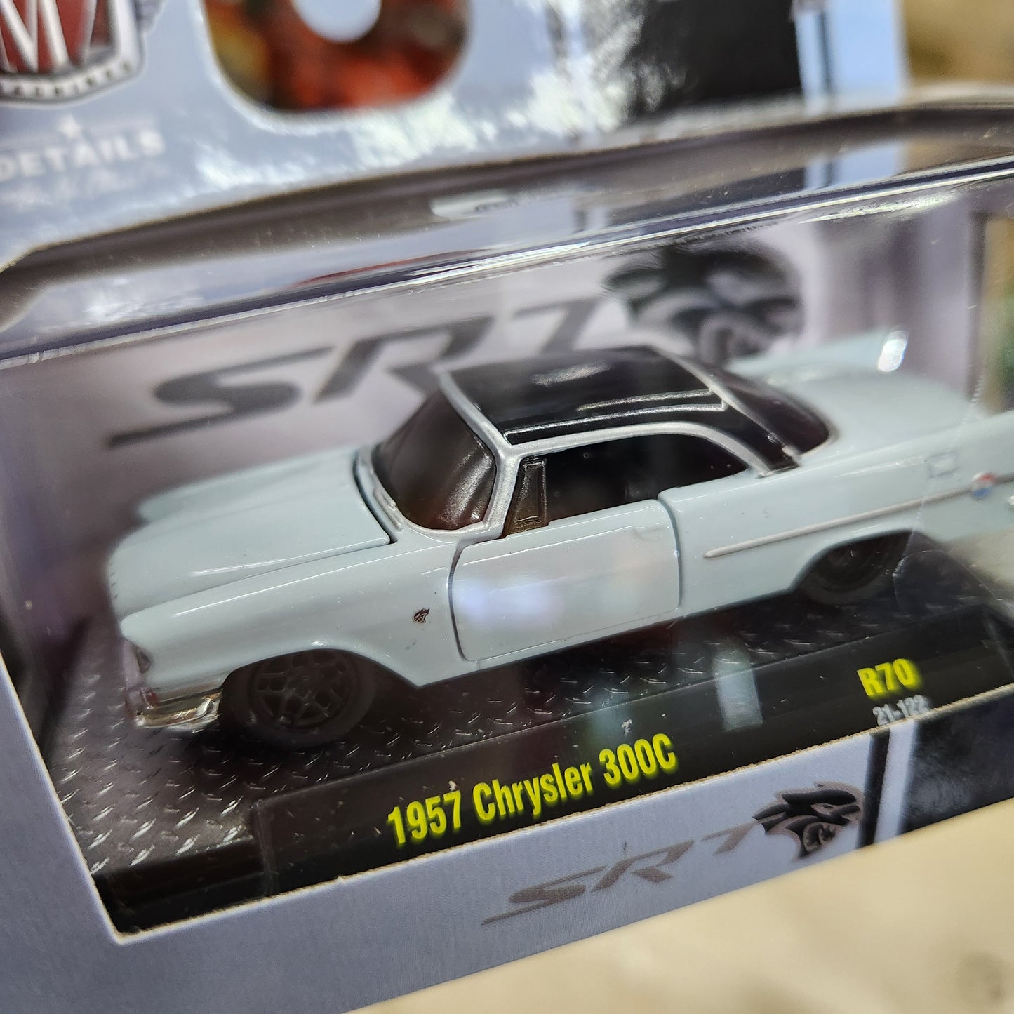 M2 Machines - 'Auto-Thentics Mix 70 - 1957 Chrysler 300C