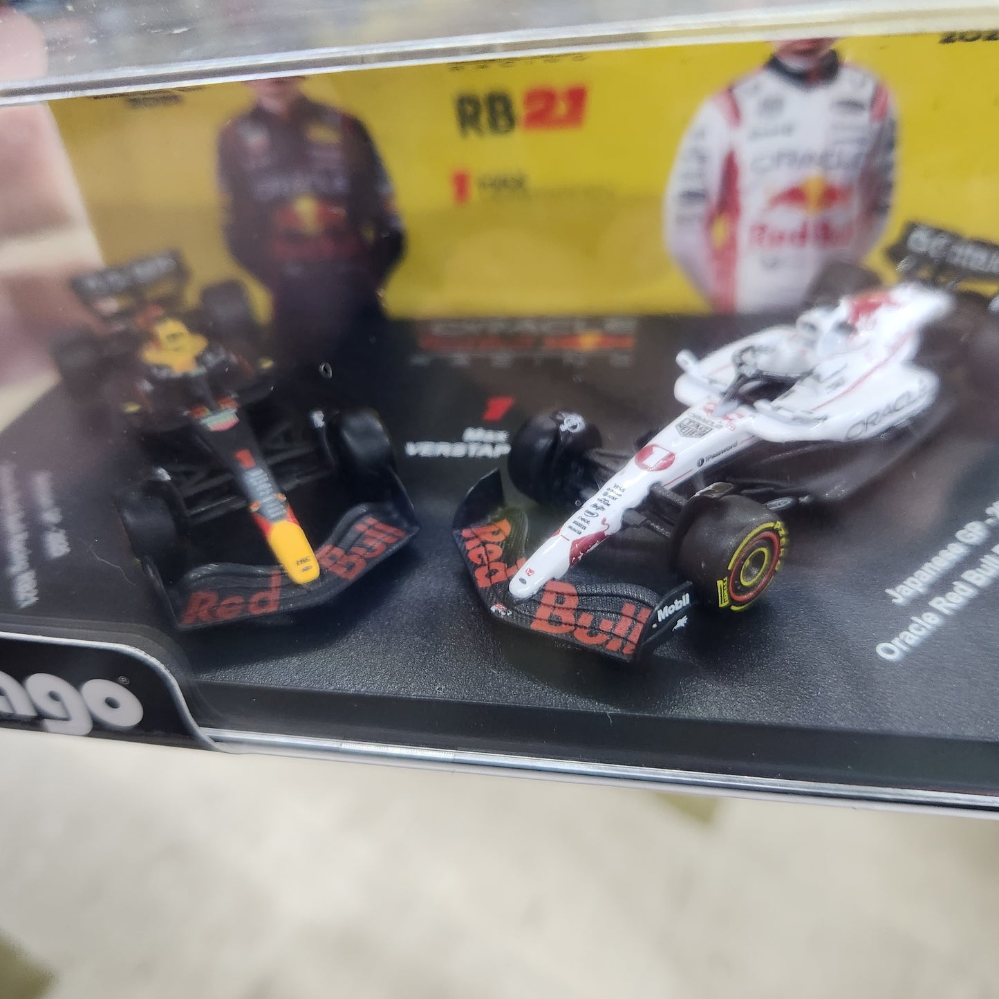 Bburago - Formula Racing - 2025 Red Bull Racing RB21 - Twin Pack - #1 Max Verstappen
