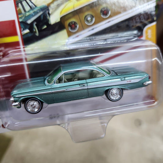 Johnny Lightning - 2023 Classic Gold R2 Ver B - 1961 Chevy Impala SS 409