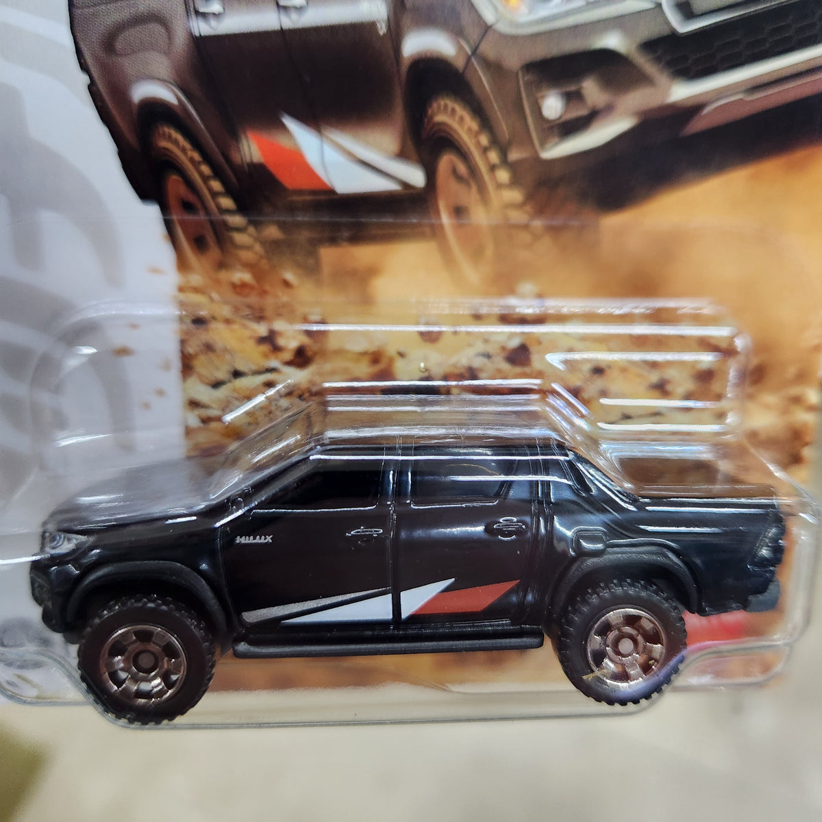 Matchbox - Japan Originals (2026) - 2018 Toyota Hilux (Black) -1 :64 Scale