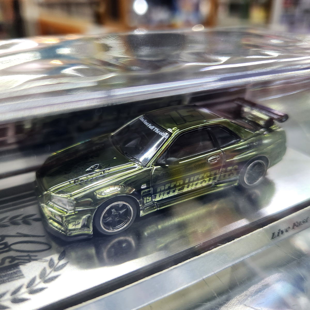 INNO64 - Nissan Skyline (R34) DPLS '10th Anniversary' (Chrome Green)