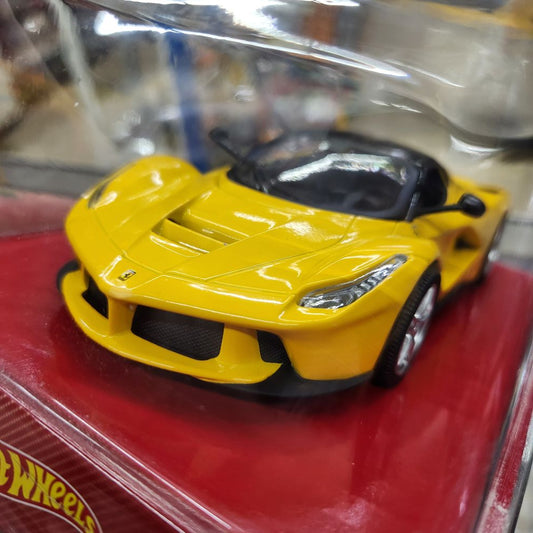 Hot Wheels - Ferrari LaFerrari (Yellow) - 1:24 Scale