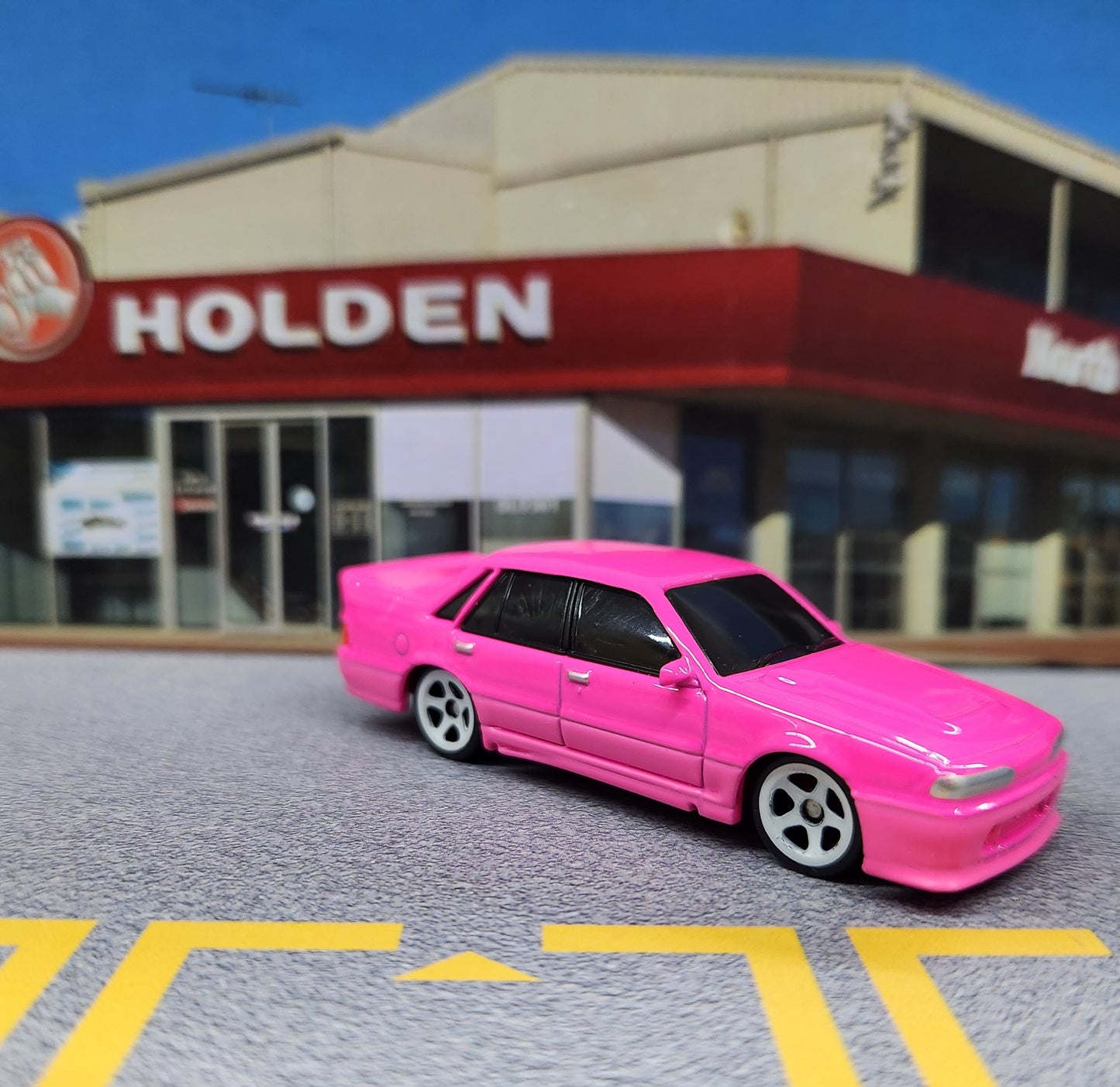 Oz Wheels - RedBellies (R1) - Holden VL Walkinshaw Commodore Sedan (Strike Me Pink) - 1:64 Scale