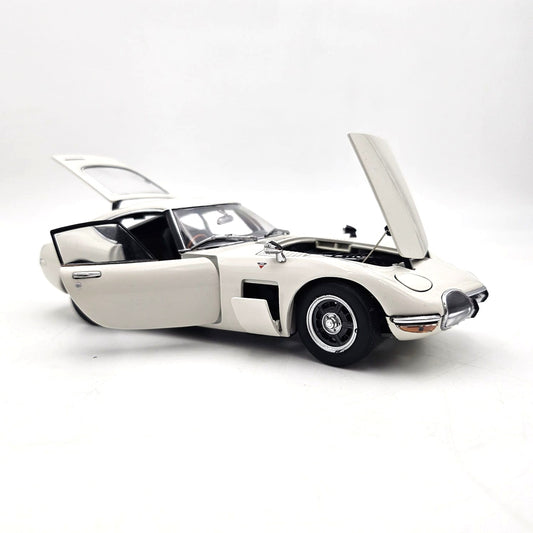 AUTOart - Toyota 2000GT White - 1:18 Scale