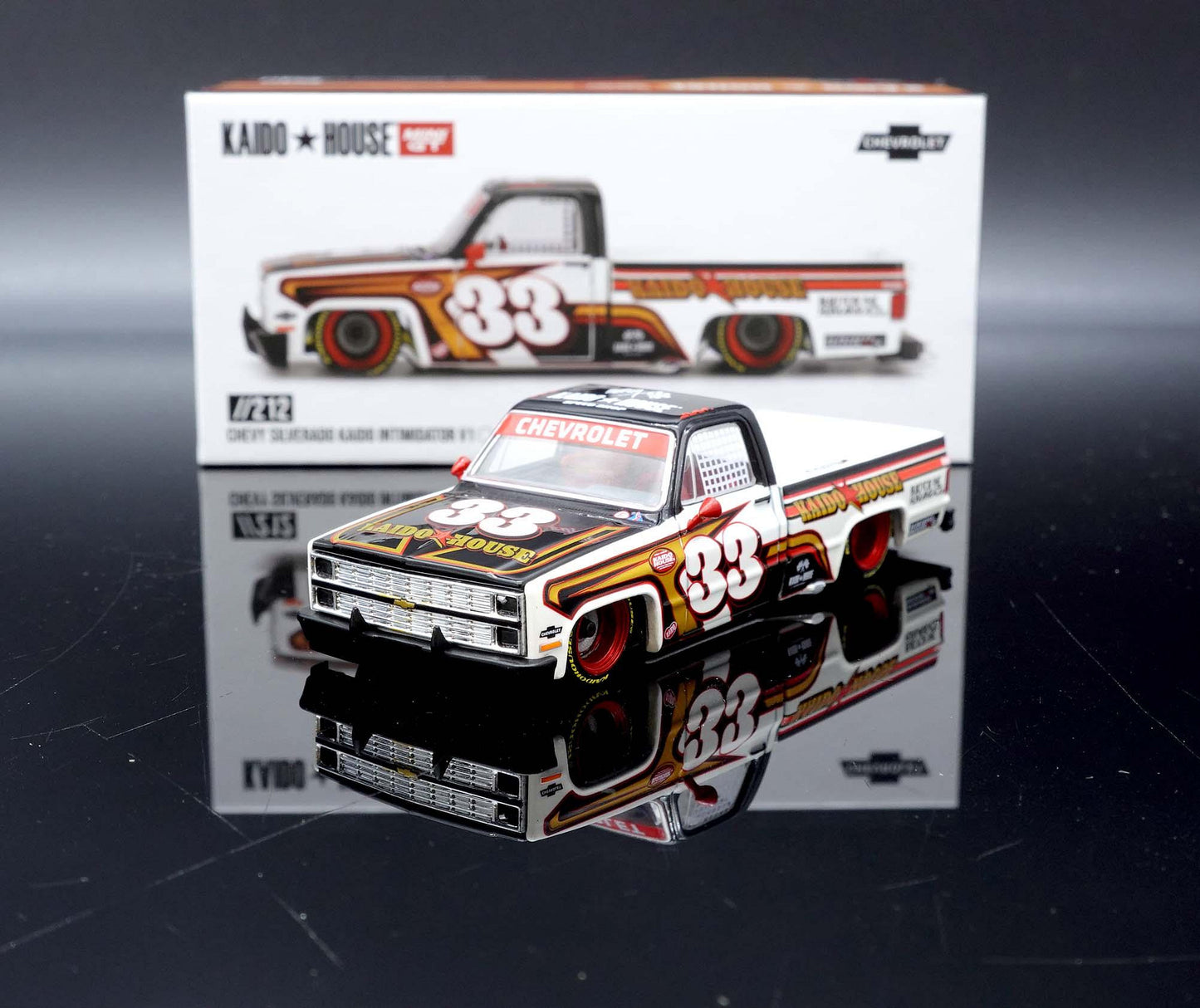 MiniGT - Chevrolet Silverado Kaido Intimidator V1